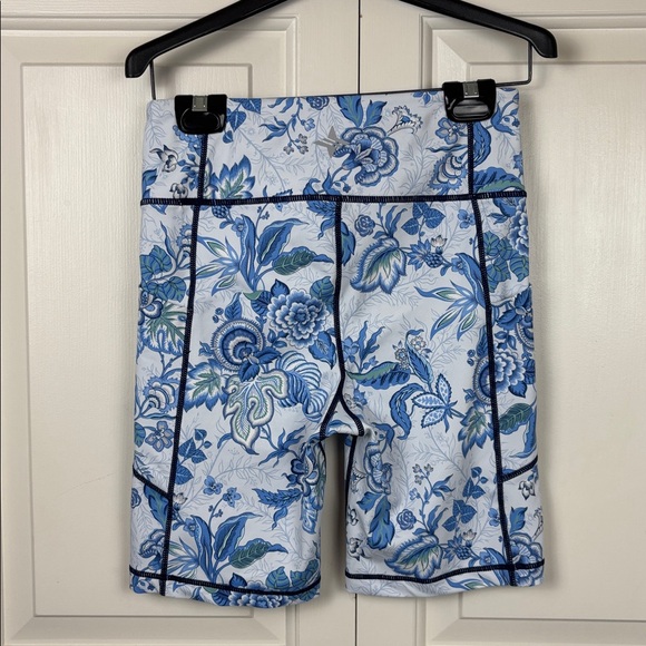 NWT Tuckernuck Blue and White Floral Bike Shorts - XS - Picture 9 of 10